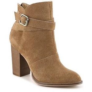 🔥Chinese Laundry Zone Suede tan booties